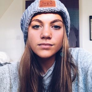 Meet your Posher, Ella